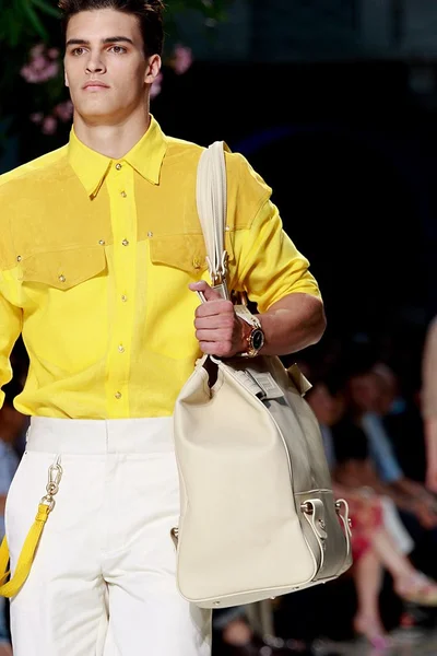 Look 22